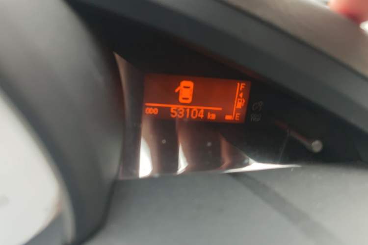 Used Toyota Verso 2014 Starlight 180E CVT Elite Edition Odometer Close Up