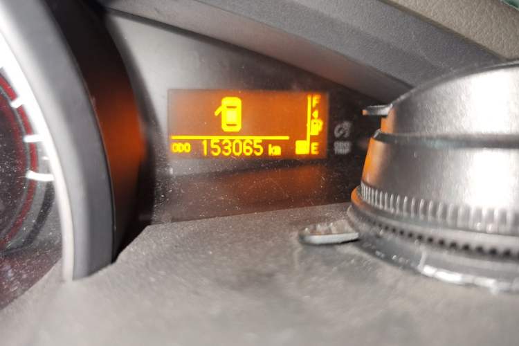 Used Toyota Verso 2014 Starlight 180E CVT Elite Edition Odometer Close Up