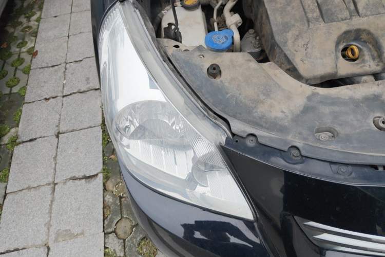 Used Toyota Verso 2014 Starlight 180E CVT Elite Edition Right Front Headlight