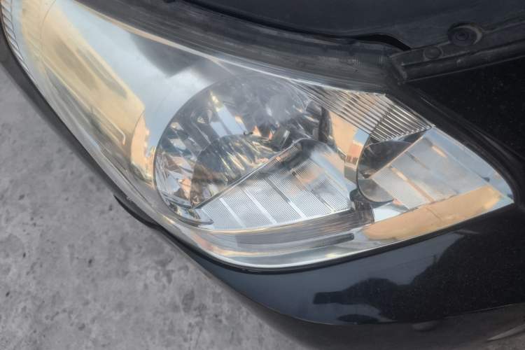 Used Toyota Verso 2014 Starlight 180E CVT Elite Edition Right Front Headlight
