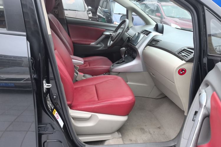 Used Toyota Verso 2014 Starlight 180E CVT Elite Edition Right Front Seat