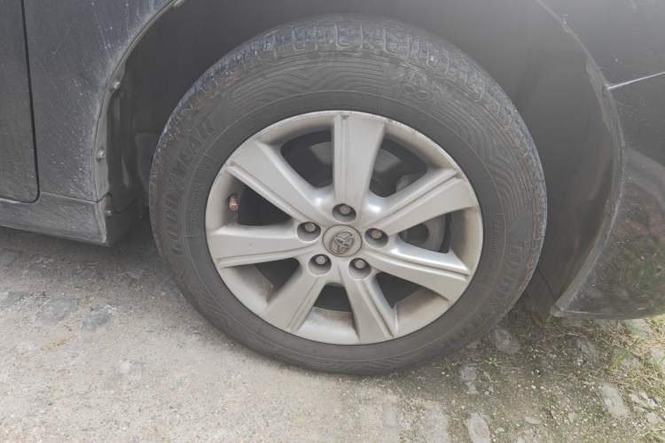 Used Toyota Verso 2014 Starlight 180E CVT Elite Edition Right Front Wheel Hub
