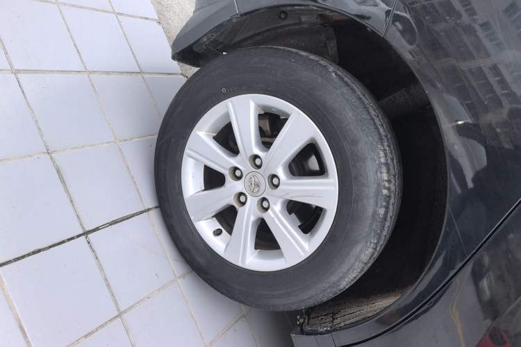 Used Toyota Verso 2014 Starlight 180E CVT Elite Edition Right Rear Wheel Hub