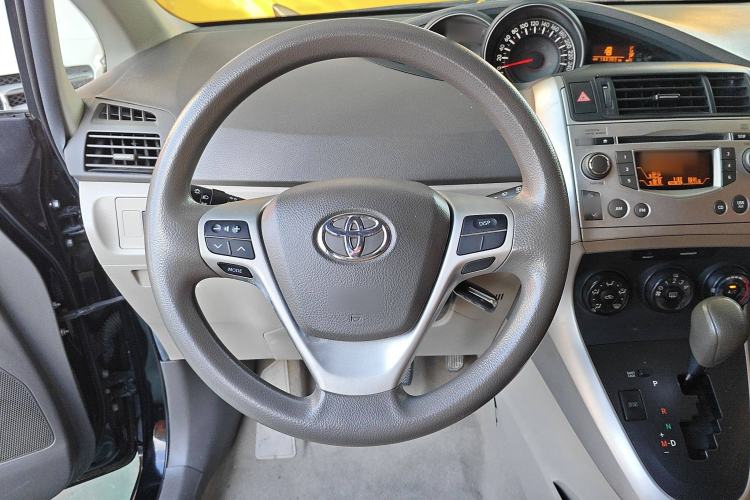 Used Toyota Verso 2014 Starlight 180E CVT Elite Edition Steering Wheel