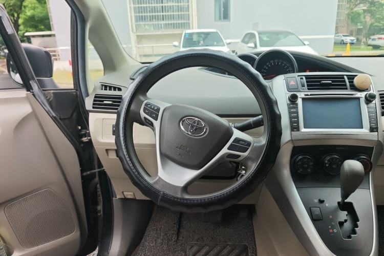 Used Toyota Verso 2014 Starlight 180E CVT Elite Edition Steering Wheel