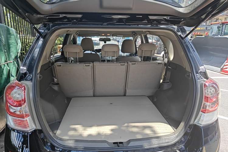 Used Toyota Verso 2014 Starlight 180E CVT Elite Edition Trunk
