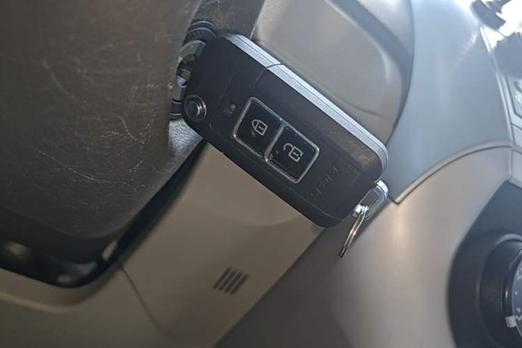 Used Toyota Verso 2014 Starlight 180E CVT Elite Edition Vehicle Key