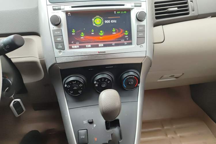 Used Toyota Verso 2014 Starlight 180E CVT Elite Edition Audio And AC Panel