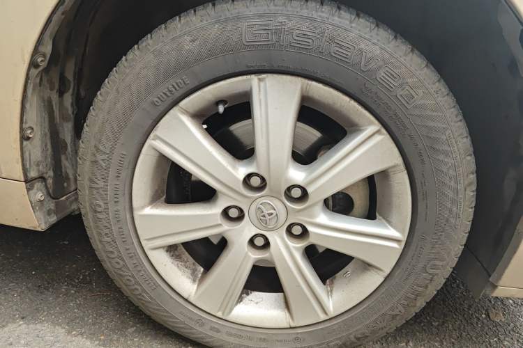 Used Toyota Verso 2014 Starlight 180E CVT Elite Edition Right Front Wheel Hub