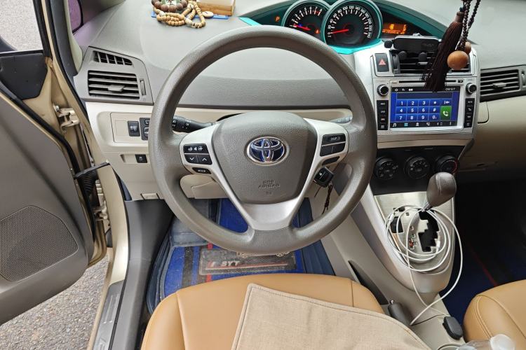 Used Toyota Verso 2014 Starlight 180E CVT Elite Edition Steering Wheel