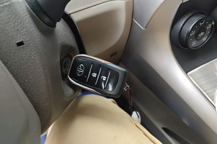 Used Toyota Verso 2014 Starlight 180E CVT Elite Edition Vehicle Key