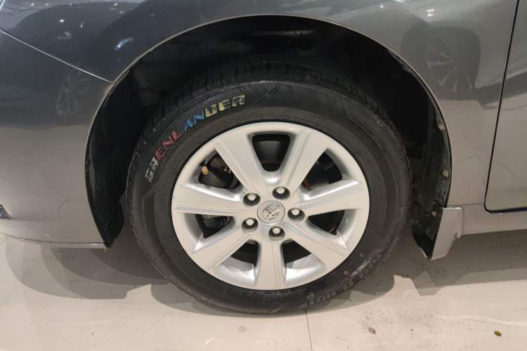 Used Toyota Verso 2014 Starlight 180G CVT Deluxe Multi-Function Edition Left Front Wheel Hub