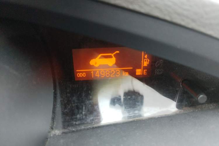 Used Toyota Verso 2014 Starlight 180G CVT Comfort Edition Odometer Close Up