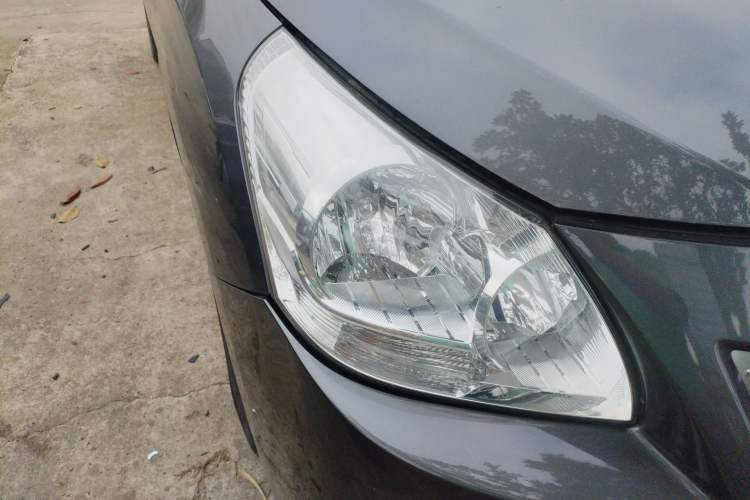 Used Toyota Verso 2014 Starlight 180G CVT Comfort Edition Right Front Headlight