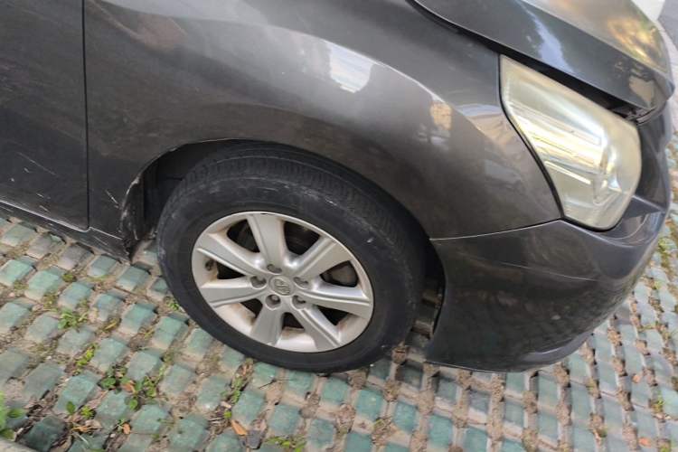 Used Toyota Verso 2014 Starlight 180G CVT Comfortable Multi-Function Edition Right Front Wheel Hub