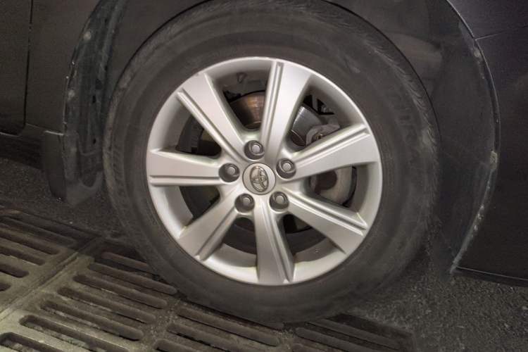 Used Toyota Verso 2014 Starlight 180G CVT Comfort Edition Right Front Wheel Hub