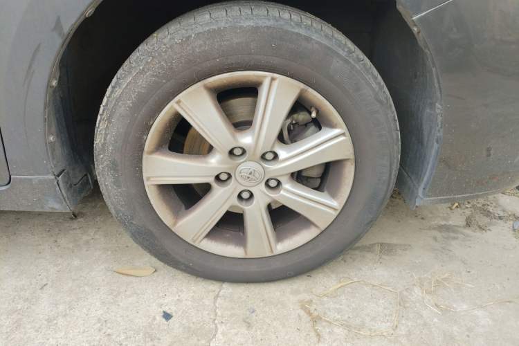 Used Toyota Verso 2014 Starlight 180G CVT Comfort Edition Right Front Wheel Hub