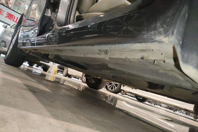 Used Toyota Verso 2014 Starlight 180G CVT Deluxe Multi-Function Edition Right Side Sill