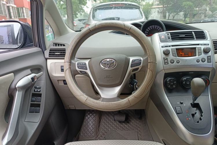 Used Toyota Verso 2014 Starlight 180E CVT Elite Edition Steering Wheel