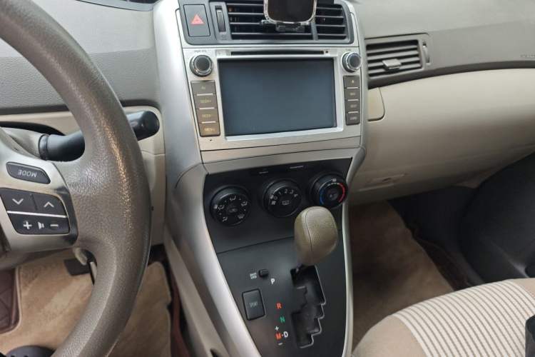 Used Toyota Verso 2014 Starlight 180E CVT Elite Multi-Function Edition Audio And AC Panel