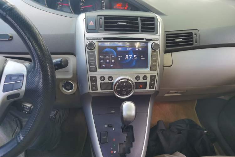 Used Toyota Verso 2014 Starlight 180G CVT Luxury Edition Audio And AC Panel