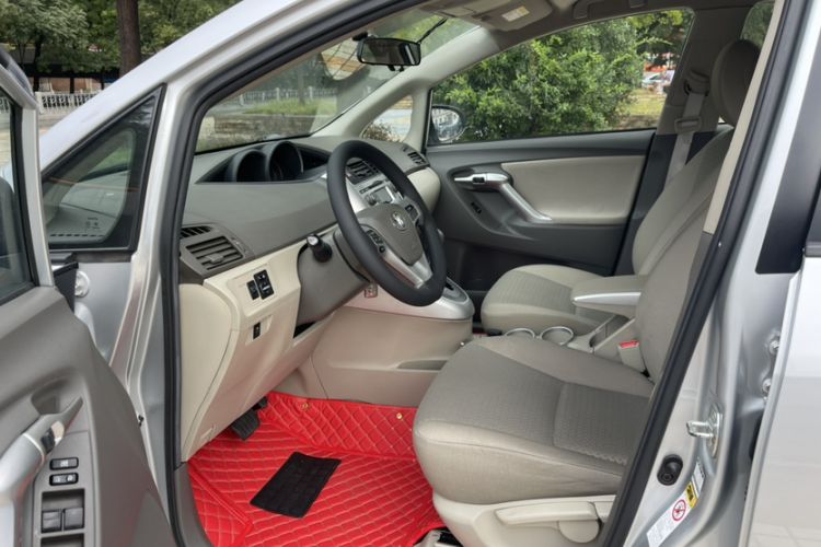 Used Toyota Verso 2014 Starlight 180E CVT Elite Edition Interior 1