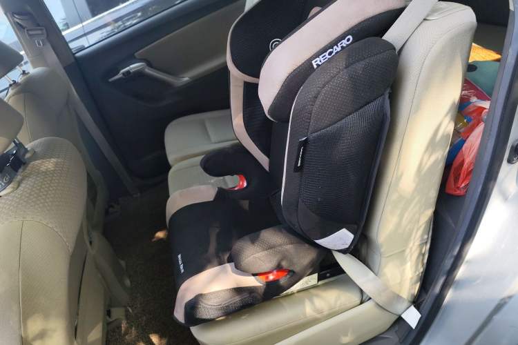 Used Toyota Verso 2014 Starlight 180E CVT Elite Edition Interior 4