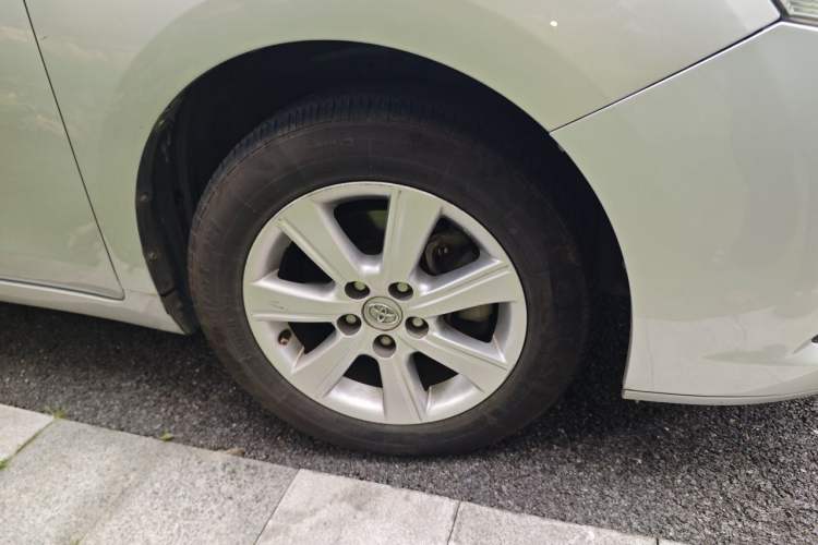 Used Toyota Verso 2014 Starlight 180E CVT Elite Multi-Function Edition Right Front Wheel Hub