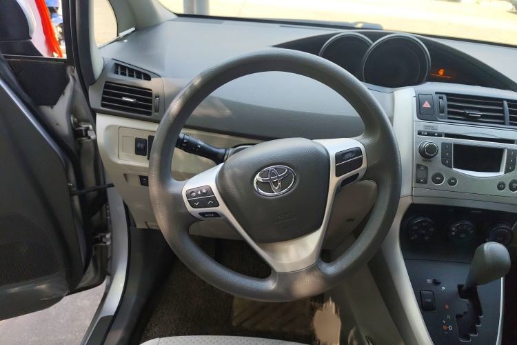 Used Toyota Verso 2014 Starlight 180E CVT Elite Edition Steering Wheel