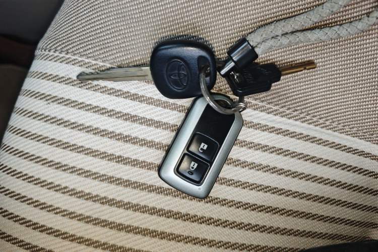 Used Toyota Verso 2014 Starlight 180E CVT Elite Multi-Function Edition Vehicle Key