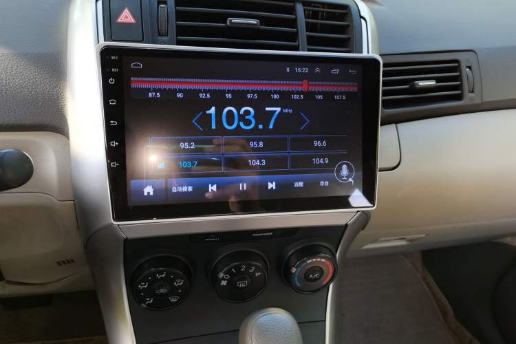 Used Toyota Verso 2014 Starlight 180E CVT Elite Edition Audio And AC Panel