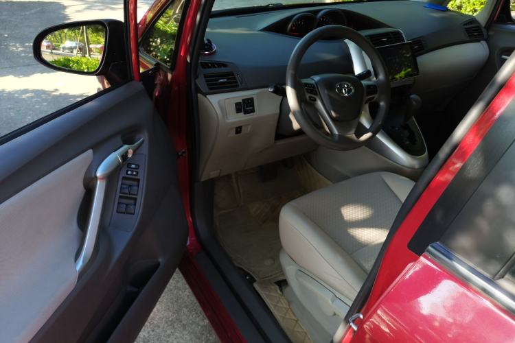 Used Toyota Verso 2014 Starlight 180E CVT Elite Edition Driver Seat