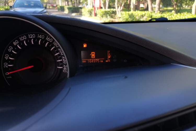 Used Toyota Verso 2014 Starlight 180E CVT Elite Edition Odometer Close Up