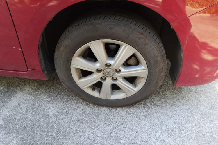 Used Toyota Verso 2014 Starlight 180E CVT Elite Edition Right Front Wheel Hub