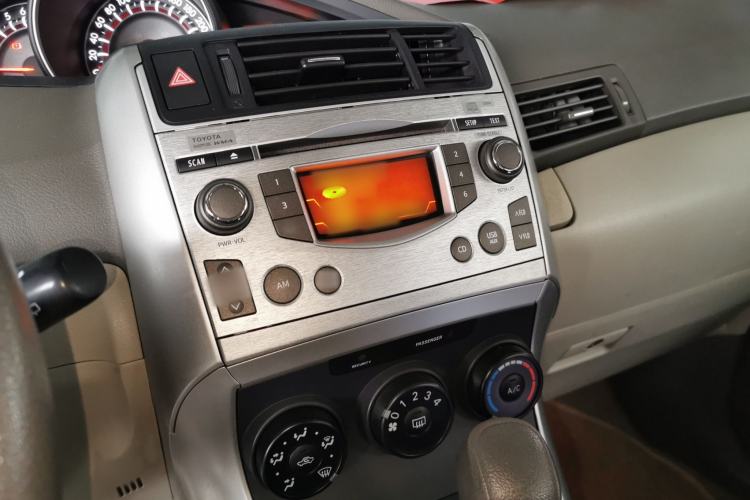 Used Toyota Verso 2014 Starlight 180E CVT Elite Edition Audio And AC Panel