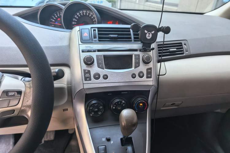 Used Toyota Verso 2014 Starlight 180E CVT Elite Edition Audio And AC Panel