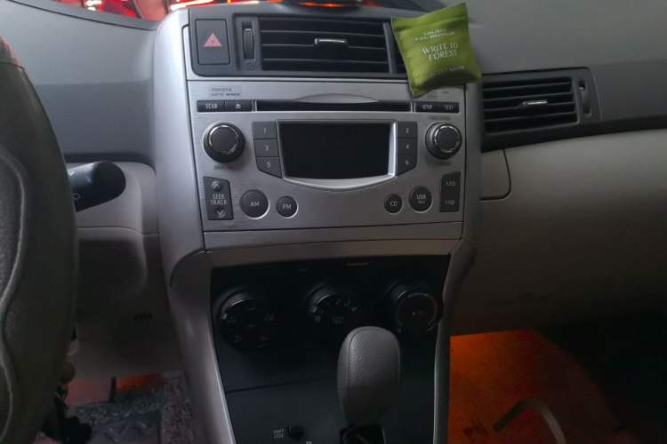 Used Toyota Verso 2014 Starlight 180E CVT Elite Edition Audio And AC Panel