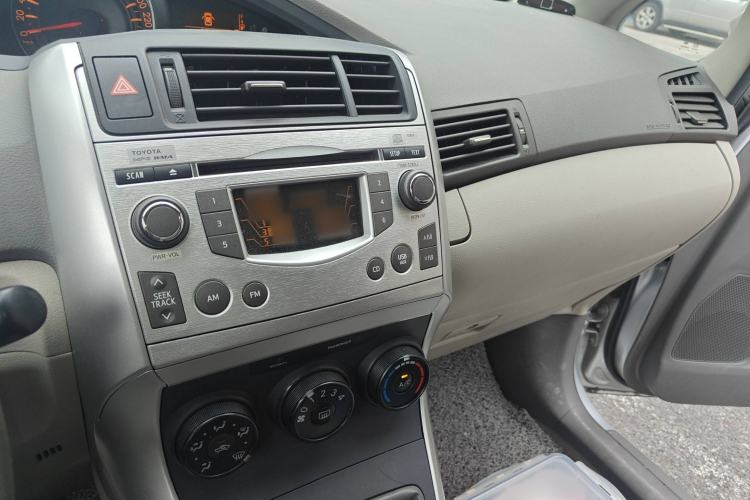 Used Toyota Verso 2014 Starry 180E Manual Elite Edition Audio And AC Panel