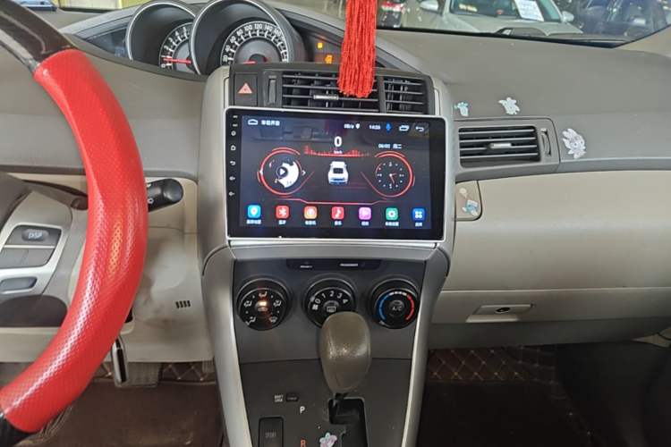 Used Toyota Verso 2014 Starlight 180E CVT Elite Edition Audio And AC Panel