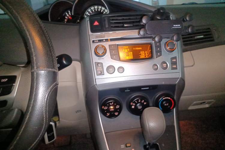 Used Toyota Verso 2014 Starlight 180E CVT Elite Multi-Function Edition Audio And AC Panel