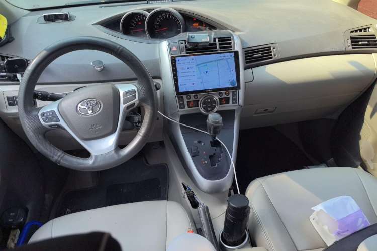 Used Toyota Verso 2014 Starlight 180G CVT Comfortable Multi-Function Edition Center Console
