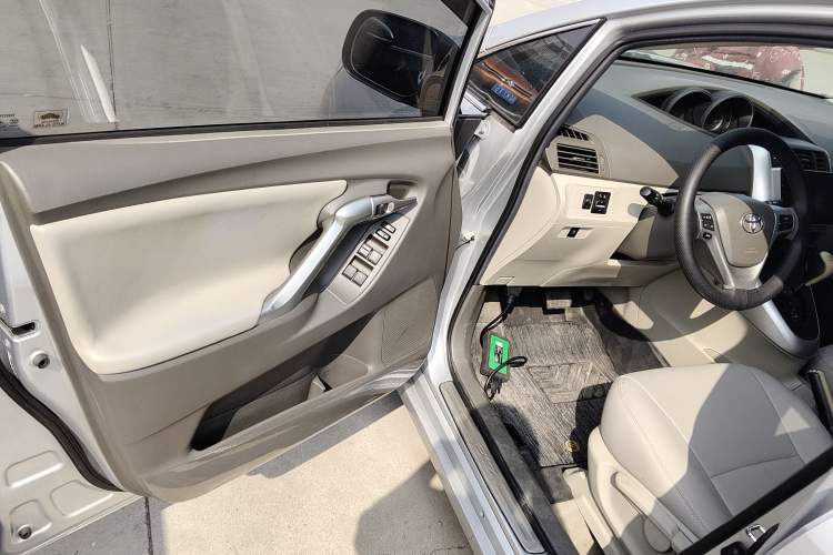 Used Toyota Verso 2014 Starlight 180E CVT Elite Multi-Function Edition Driver Seat