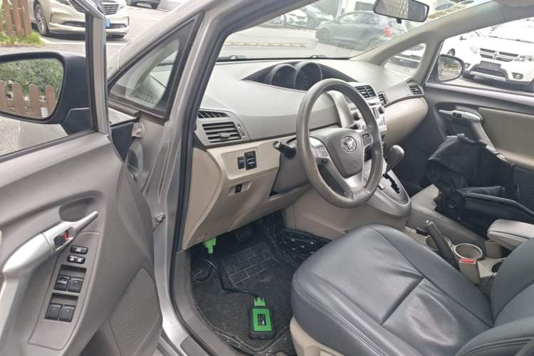 Used Toyota Verso 2014 Starlight 180E CVT Elite Edition Driver Seat