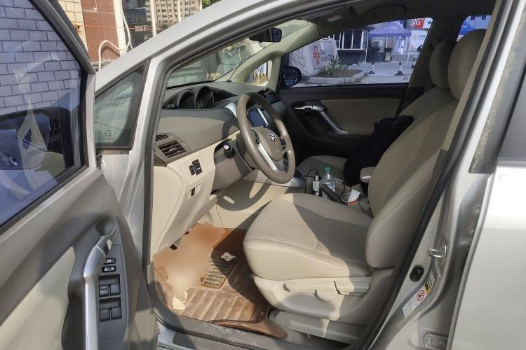 Used Toyota Verso 2014 Starlight 180E CVT Elite Edition Driver Seat