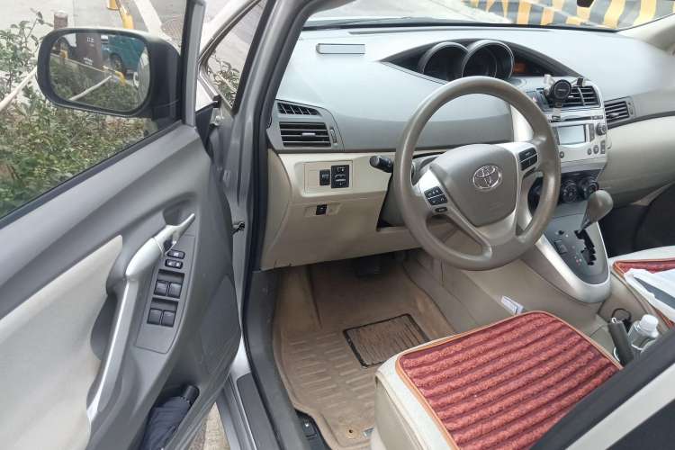 Used Toyota Verso 2014 Starlight 180E CVT Elite Edition Driver Seat