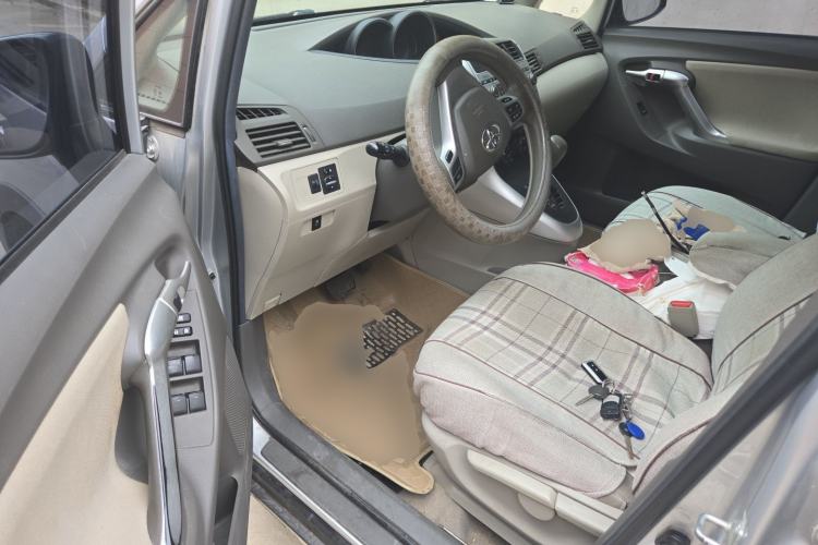 Used Toyota Verso 2014 Starlight 180E CVT Elite Edition Driver Seat