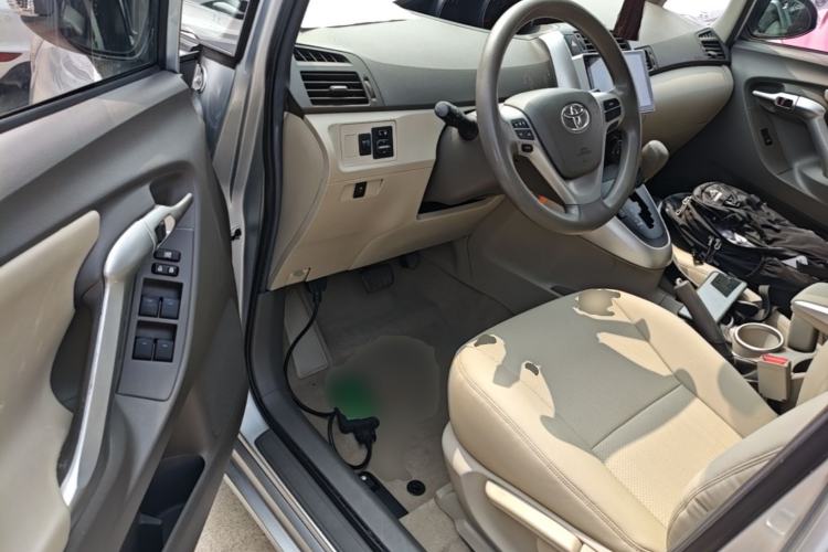 Used Toyota Verso 2014 Starlight 180E CVT Elite Edition Driver Seat