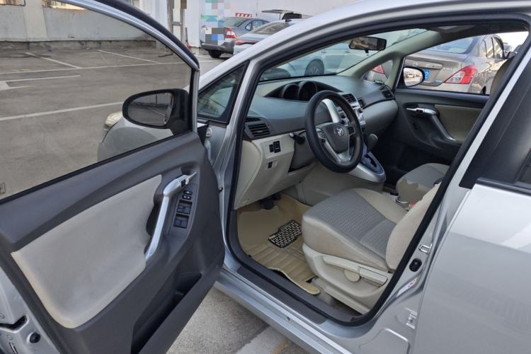 Used Toyota Verso 2014 Starlight 180E CVT Elite Edition Driver Seat