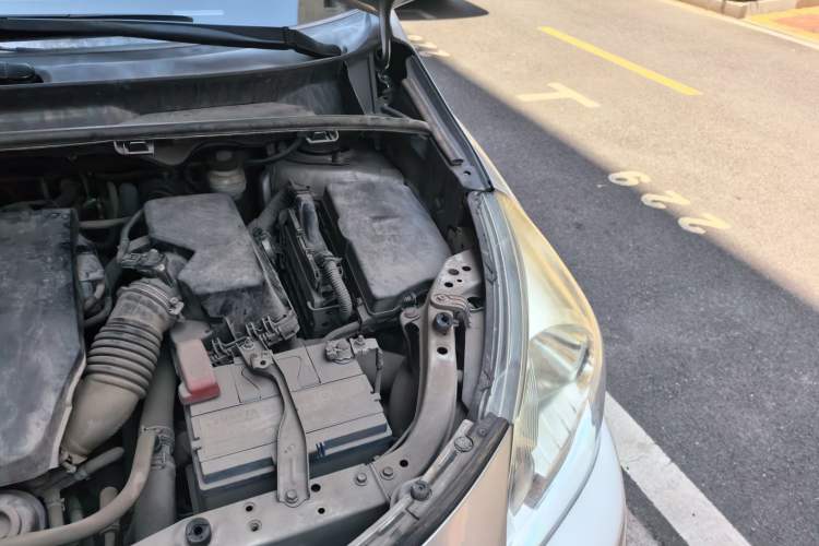 Used Toyota Verso 2014 Starlight 180E CVT Elite Edition Engine Bay Left