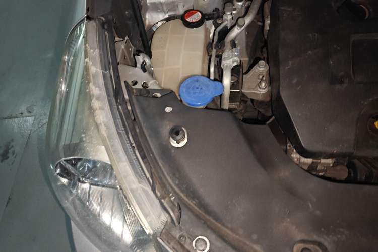 Used Toyota Verso 2014 Starlight 180E CVT Elite Edition Engine Bay Right